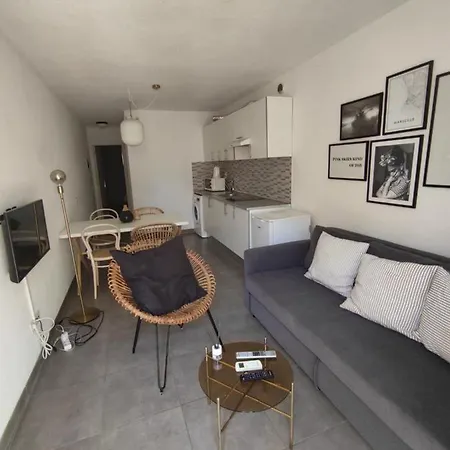 Lägenhet Apartman Zo Slnecnou Terasou *