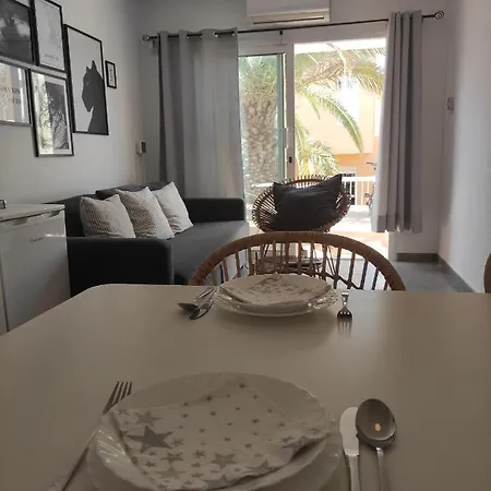 Apartman Zo Slnecnou Terasou Lägenhet *