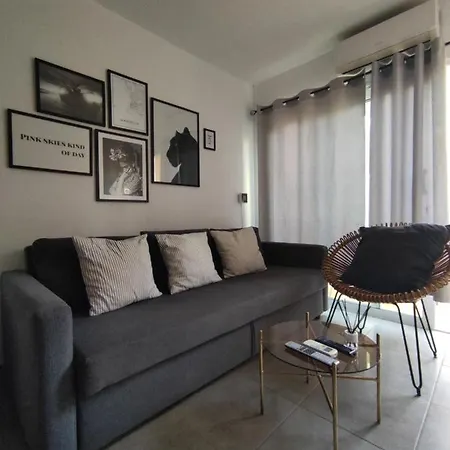 Apartman Zo Slnecnou Terasou Lägenhet *